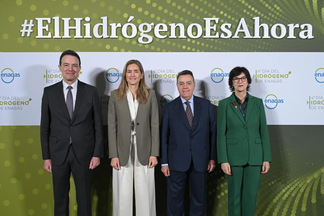 Arturo Gonzalo, Sara Agensen, Antonio Llardén y Cani Fernández en el 4º Día del Hidrógeno