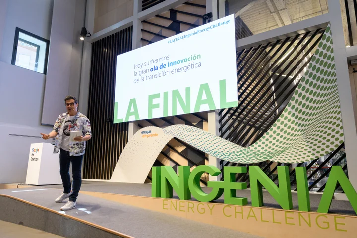Presenter of THE FINAL: Ingenia Energy Challenge