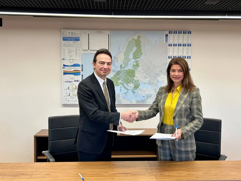 Agreement between Enagás and AEMENER