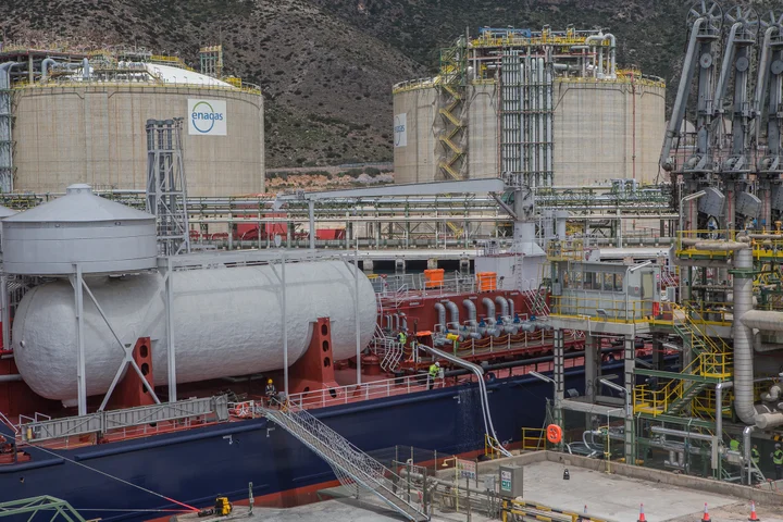 Planta de regasificación en Cartagena de Enagás
