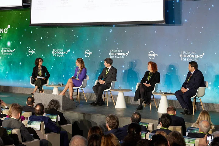 Mesa redonda sobre el impacto del hidrógeno verde en el 2º Día del Hidrógeno de Enagás