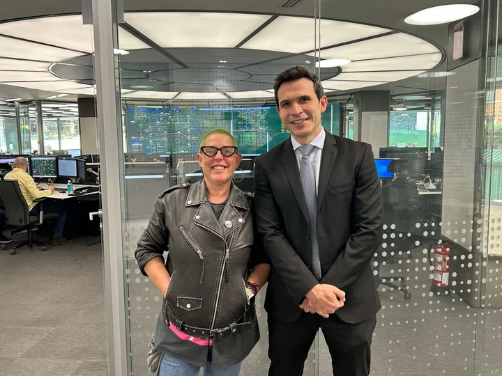 Andrea Solano, Telecontrol Operator, and Rolando Silva, Manager at Dispatching