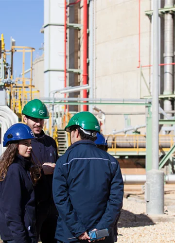 Operators at Enagás terminal