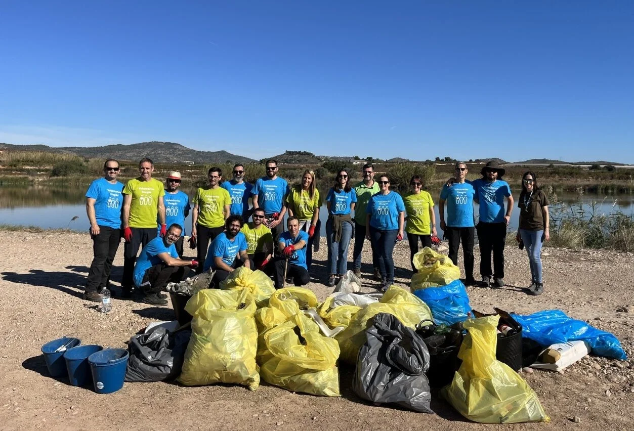 Enagás professionals accompanying elderly people on a volunter programme in Madrid
