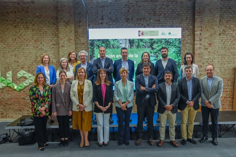 Retrato grupal oficial después del evento