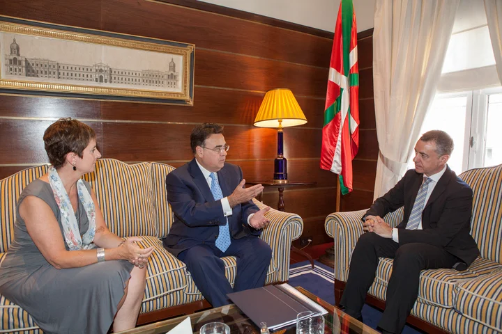 Antonio Llardén en un encuentro institucional con el lehendakari