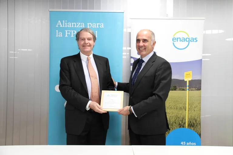  Javier Perera junto con el vicepresidente de la Fundación Bertelsmann