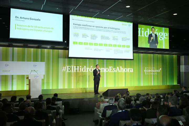 Arturo Gonzalo on stage at 3rd Hydrogen Day