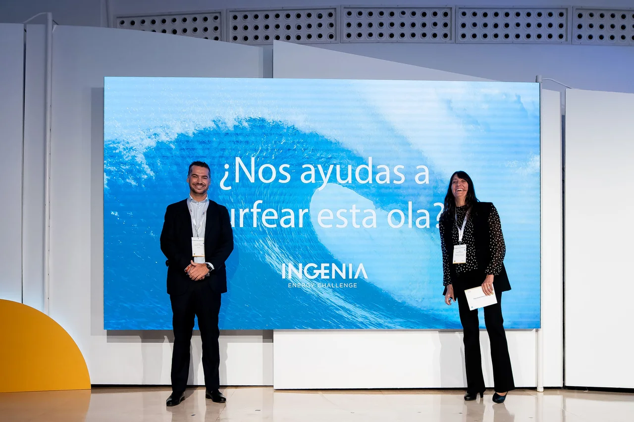 Profesionales en la presentación de Ingenia Energy Challenge