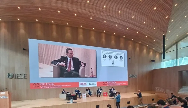 Arturo Gonzalo speaks at IESE Energy Meeting