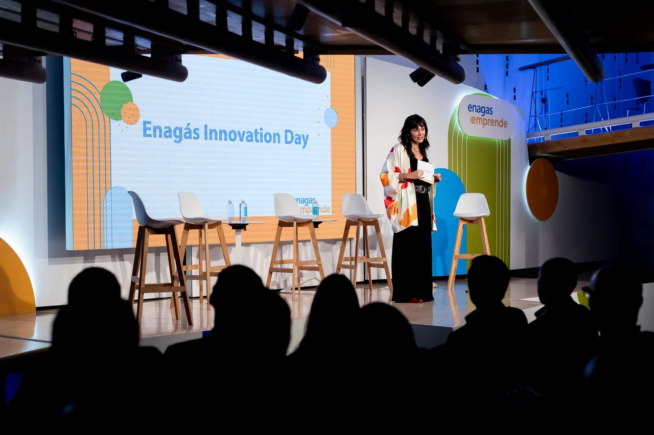 Presentadora Enagás Innovation Day