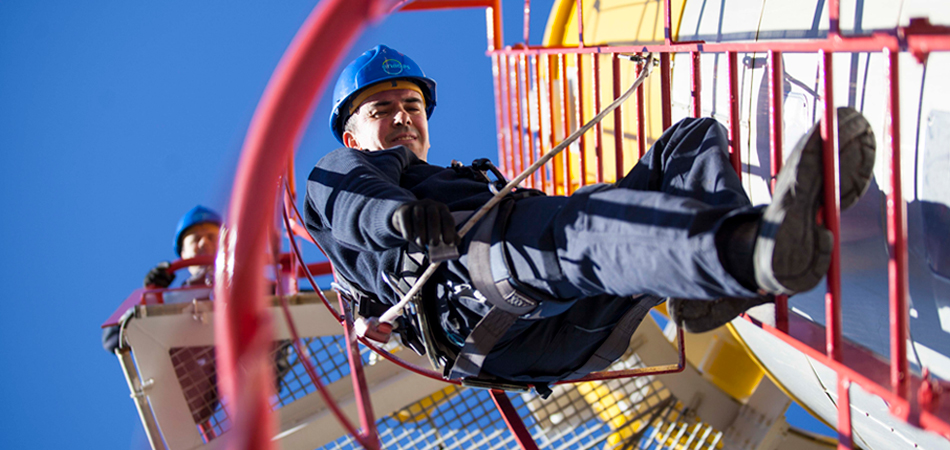 Operator at a infrastructure