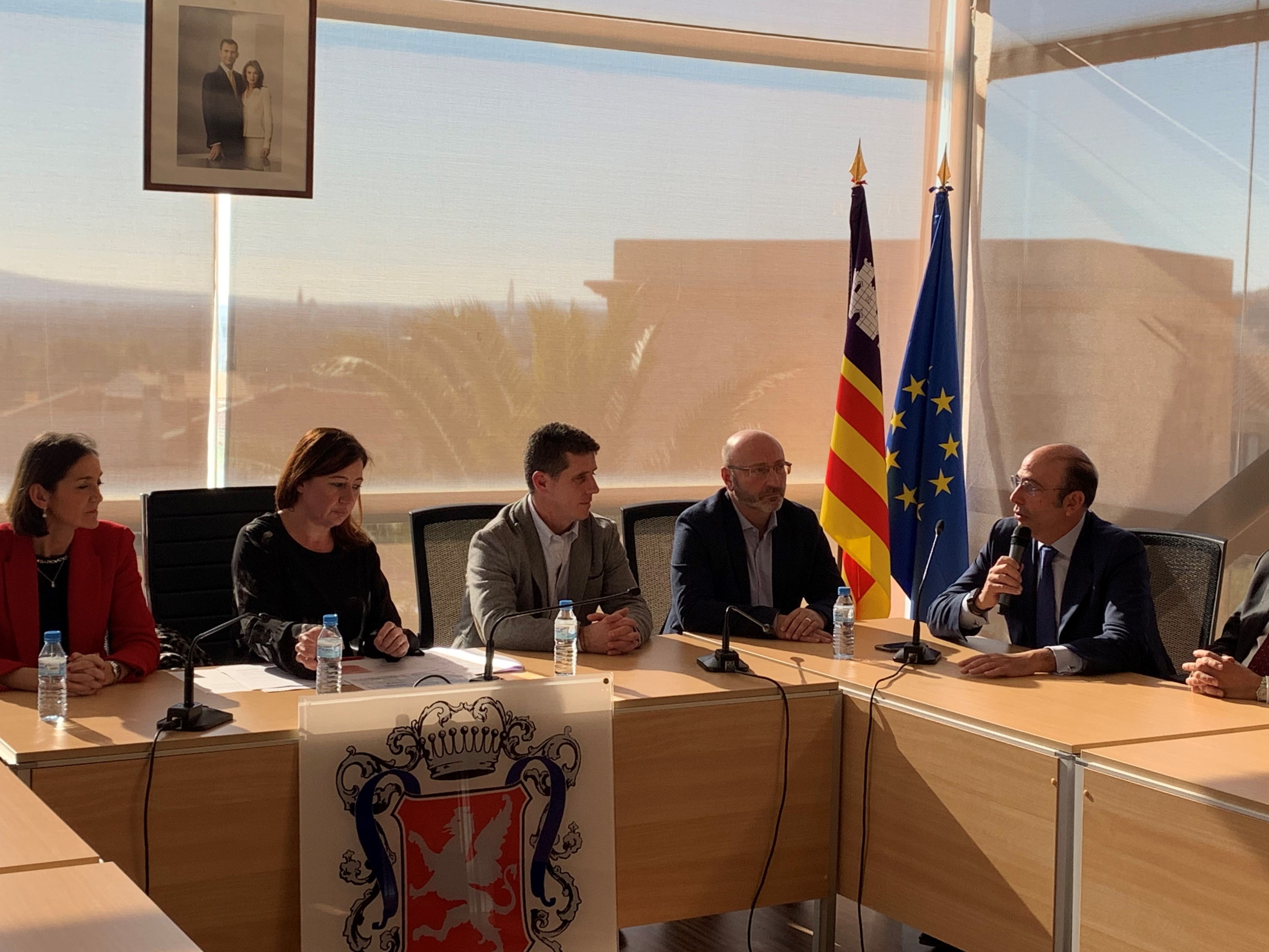 Enagás professionals at a business meeting
