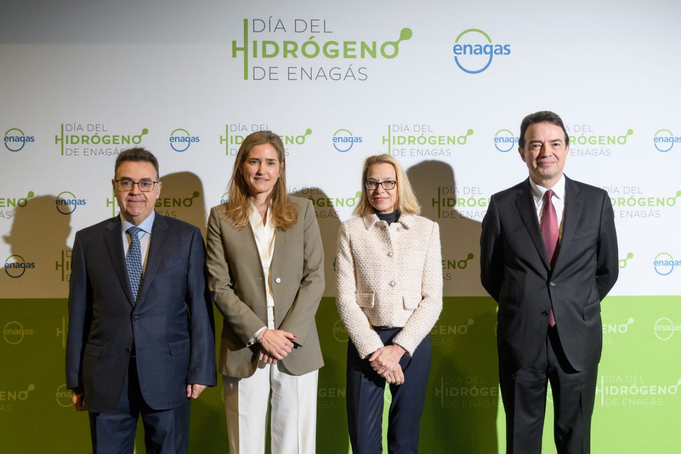 El Presidente y el CEO de Enagás junto a personalidades institucionales en la primera edición del Día del Hidrógeno de Enagás 