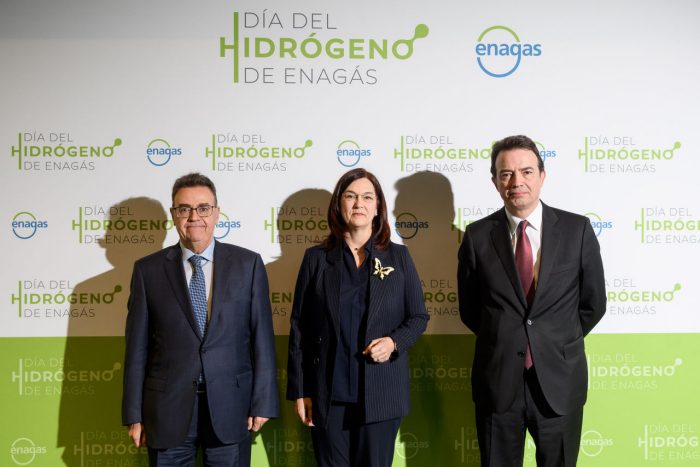 El Presidente y el CEO de Enagás junto a Cani Fernández en la primera edición del Día del Hidrógeno de Enagás