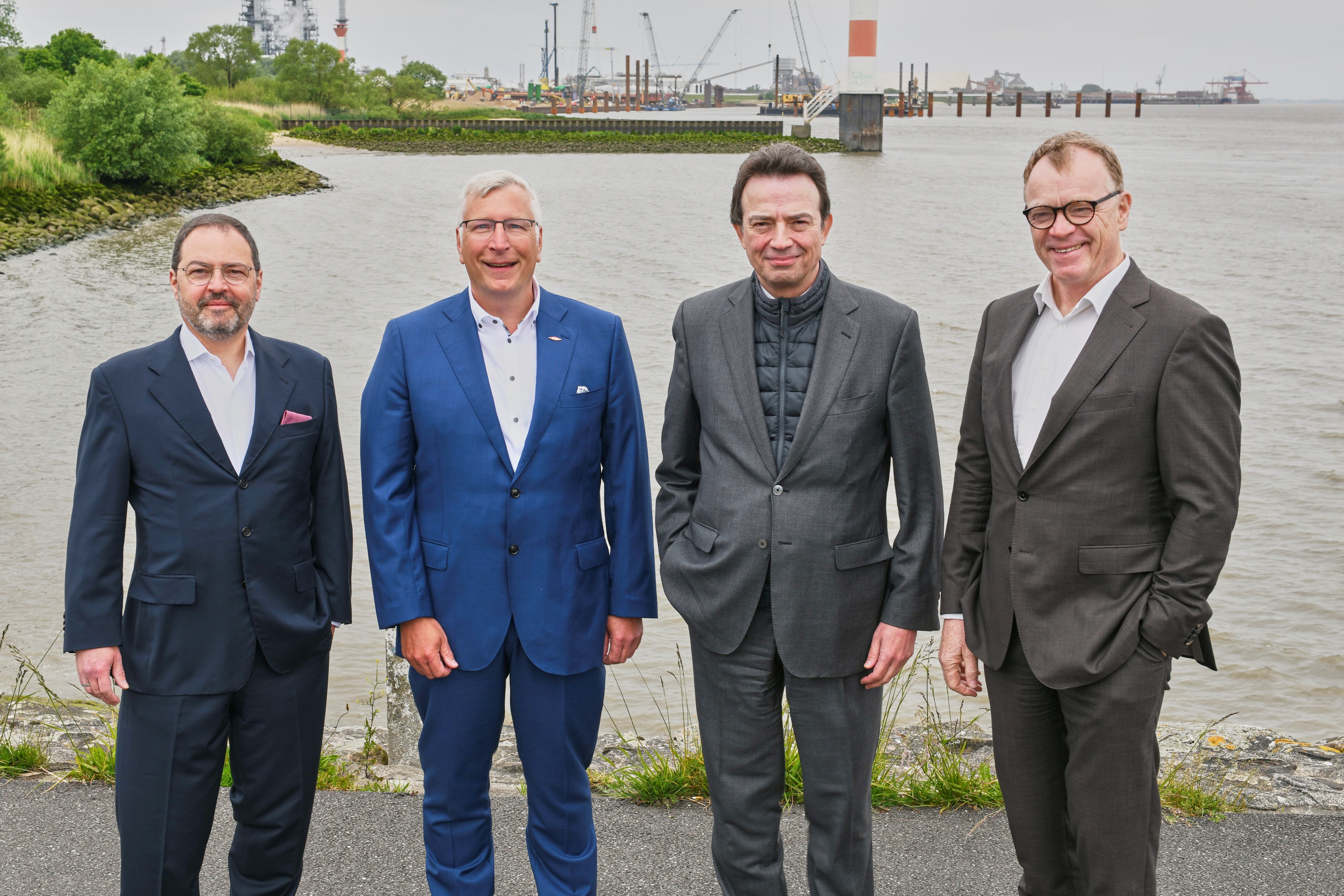 A photo of the Hanseatic Energy Hub partners