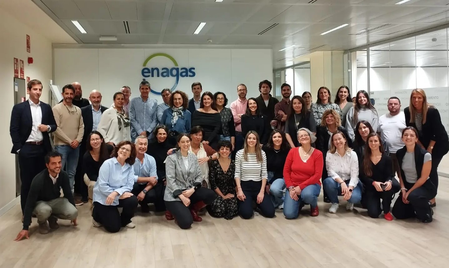 Profesionales de Enagás durante sesiones de voluntariado