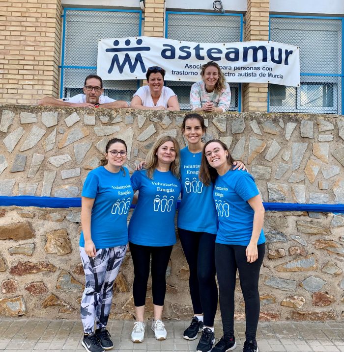 Profesionales de Enagás durante el voluntariado en Cartagena