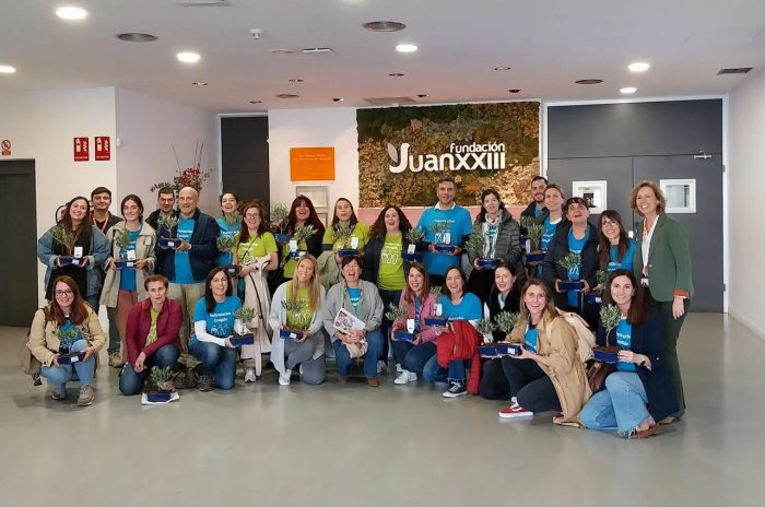 Profesionales de Enagás durante el voluntariado en Madrid
