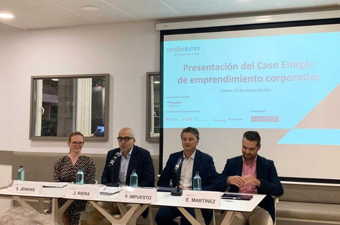 Profesionales durante su intervención en un evento