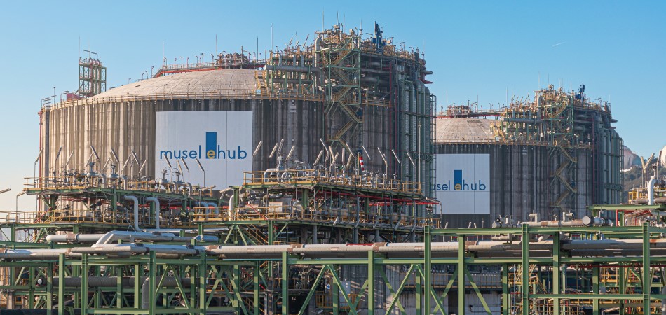 El Musel E-Hub LNG terminal
