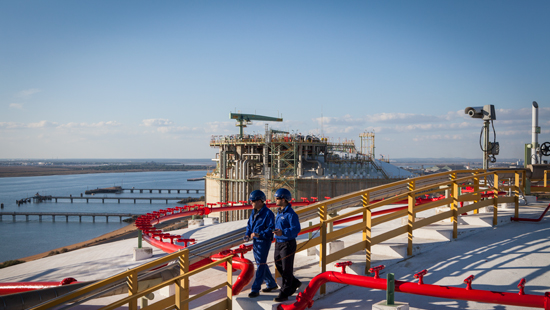 Operators at Enagás terminal