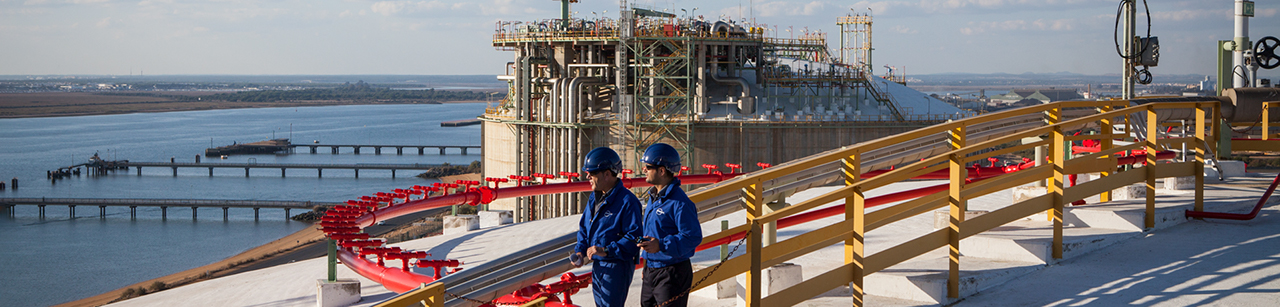 Enagás operators working at a terminal