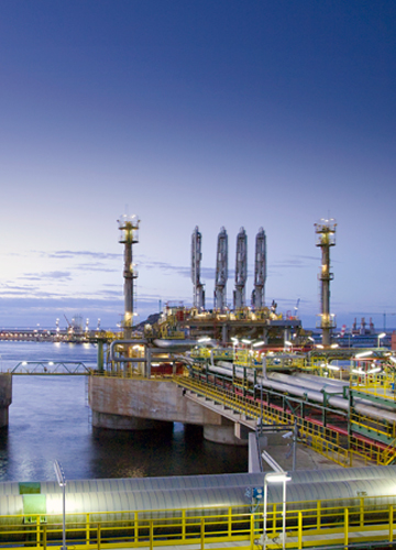 Mooring of the Enagás regasification terminal at Cartagena