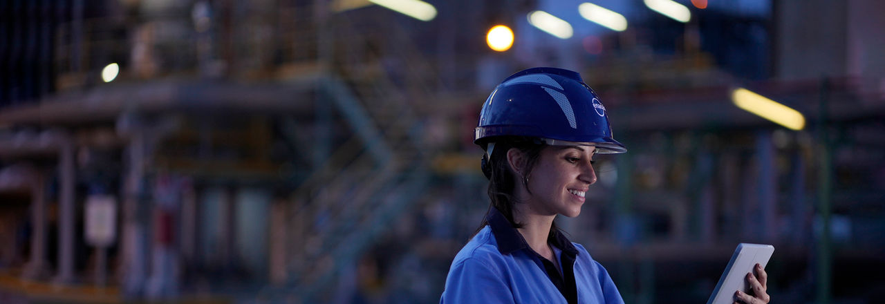 Enagás operator at a terminal