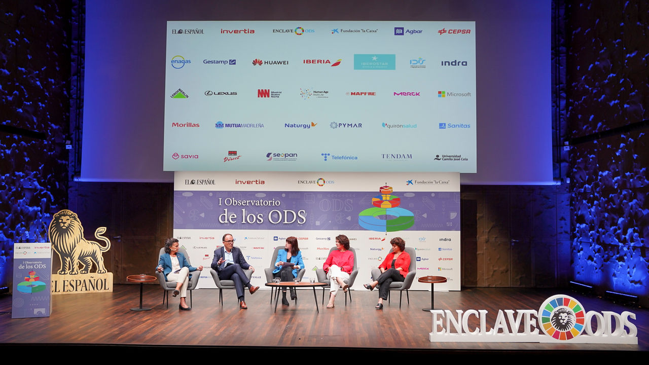 Professionals at a round table during the event