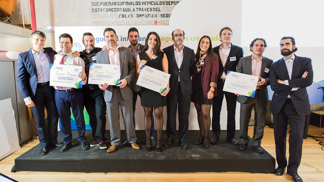 Photo of the award winners at Ingenia Business