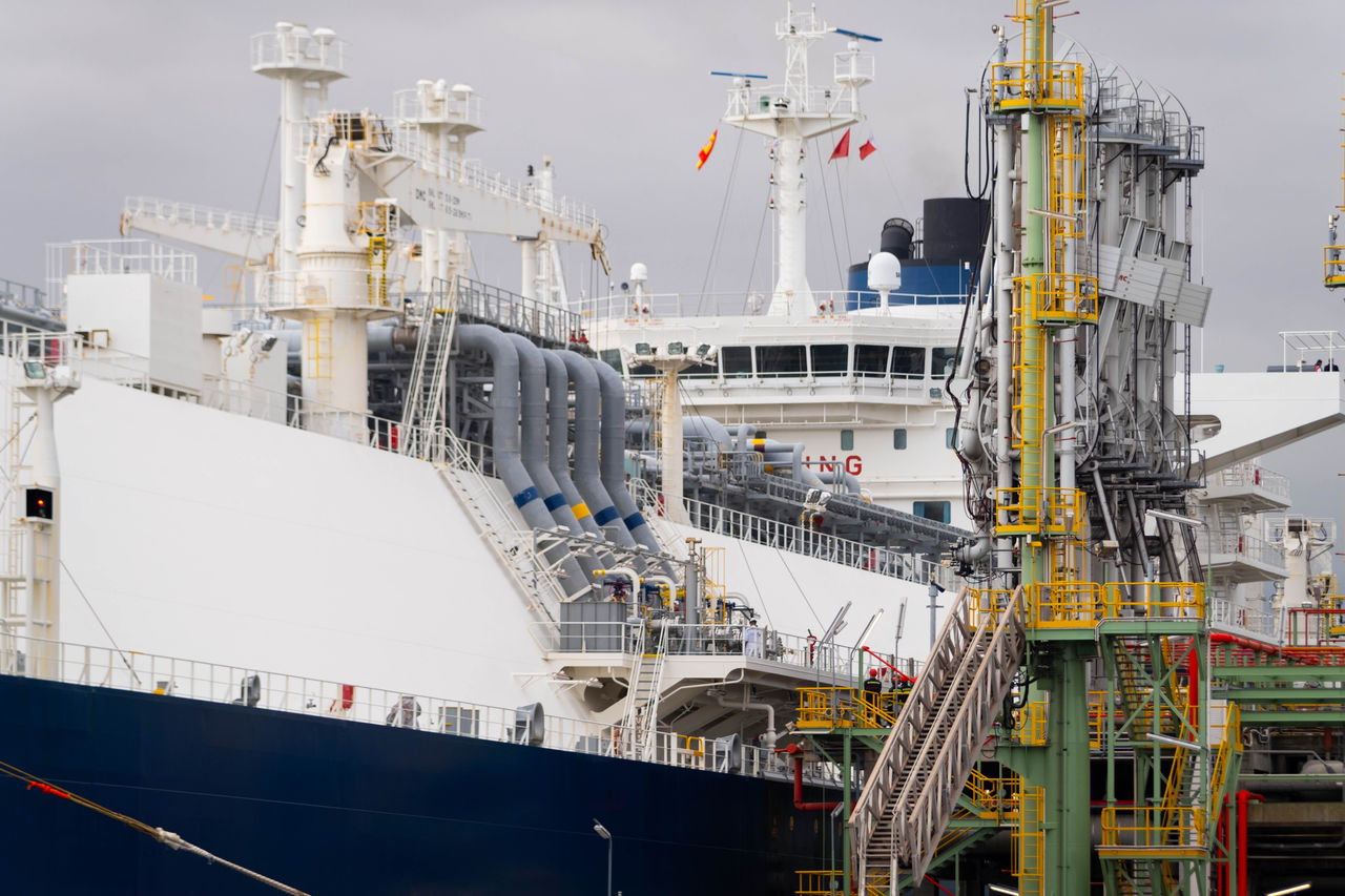 Loading arms of the first Liquified Natural Gas carrier 