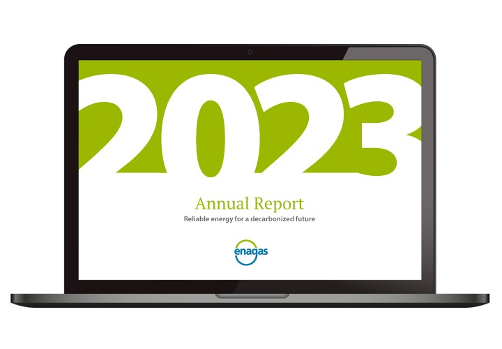 Computer with the Annual Report image