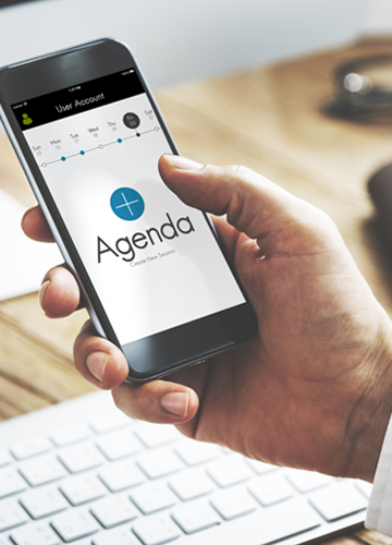 Móvil con la app Agenda del inversor
